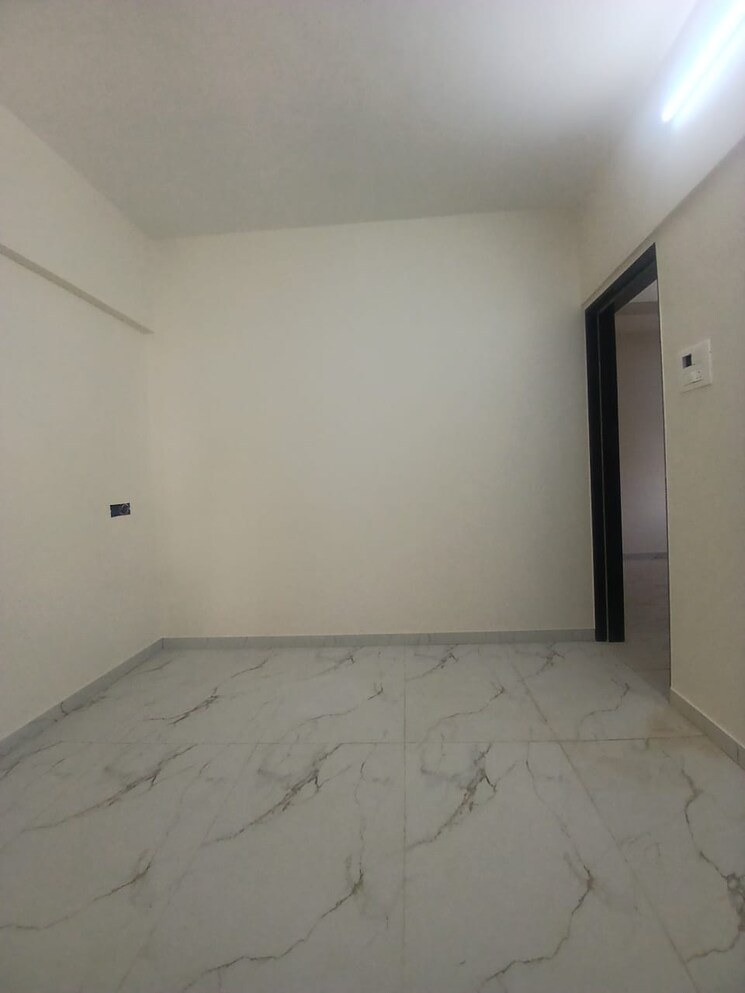 Room, prime-chs 1 Bedroom 430 Sq.Ft. Apartment In Mulund East Mumbai 9674133