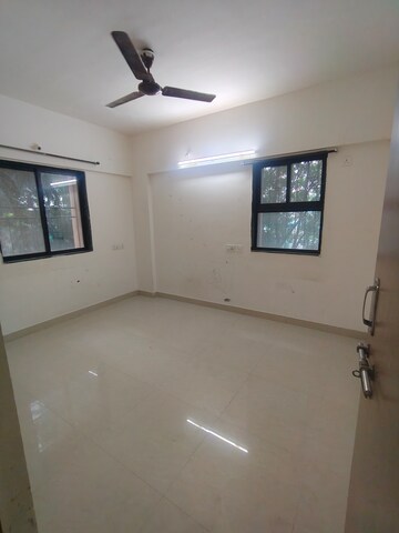 Room in 2 BHK Apartment at Raheja Vistas Phase 3, Mohammadwadi – for Rent