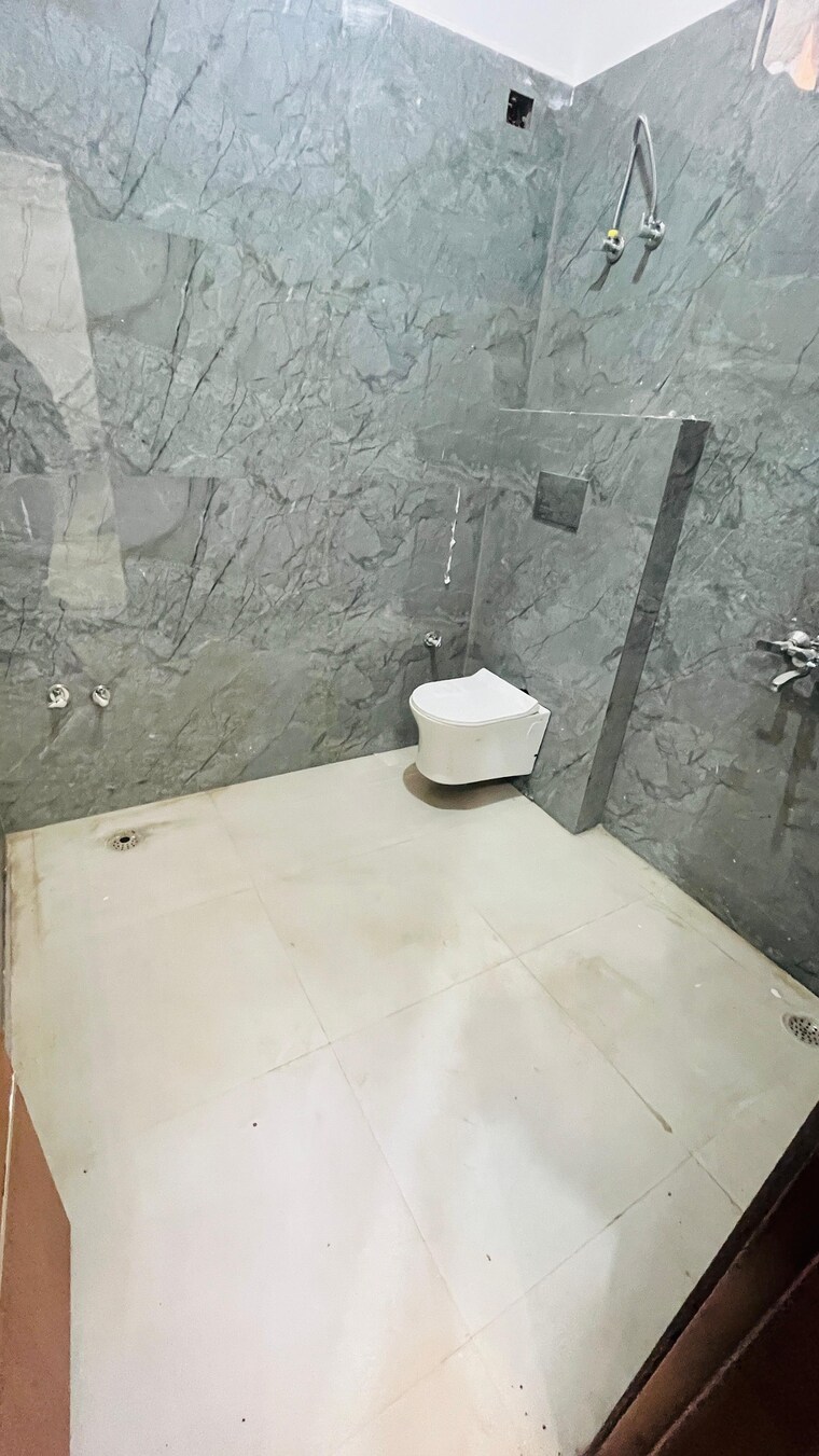 Bathroom, lal kuan 4 Bedroom 1350 Sq.Ft. Independent House In Lal Kuan Ghaziabad 9674132