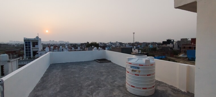  Parking, lal kuan 4 Bedroom 1350 Sq.Ft. Independent House In Lal Kuan Ghaziabad 9674132