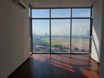 Room in 3 BHK Apartment at Piramal Mahalaxmi, Mahalaxmi – for Rent