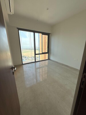 Room in 3 BHK Apartment at Piramal Mahalaxmi, Mahalaxmi – for Rent