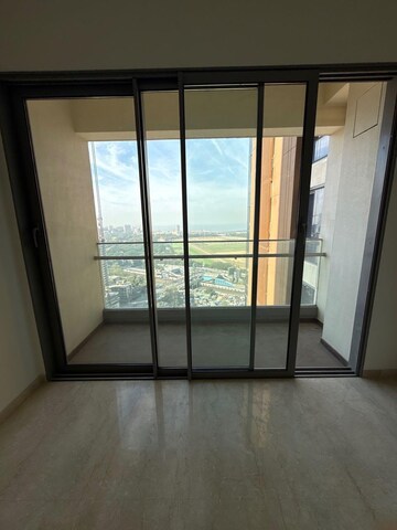 Room in 3 BHK Apartment at Piramal Mahalaxmi, Mahalaxmi – for Rent