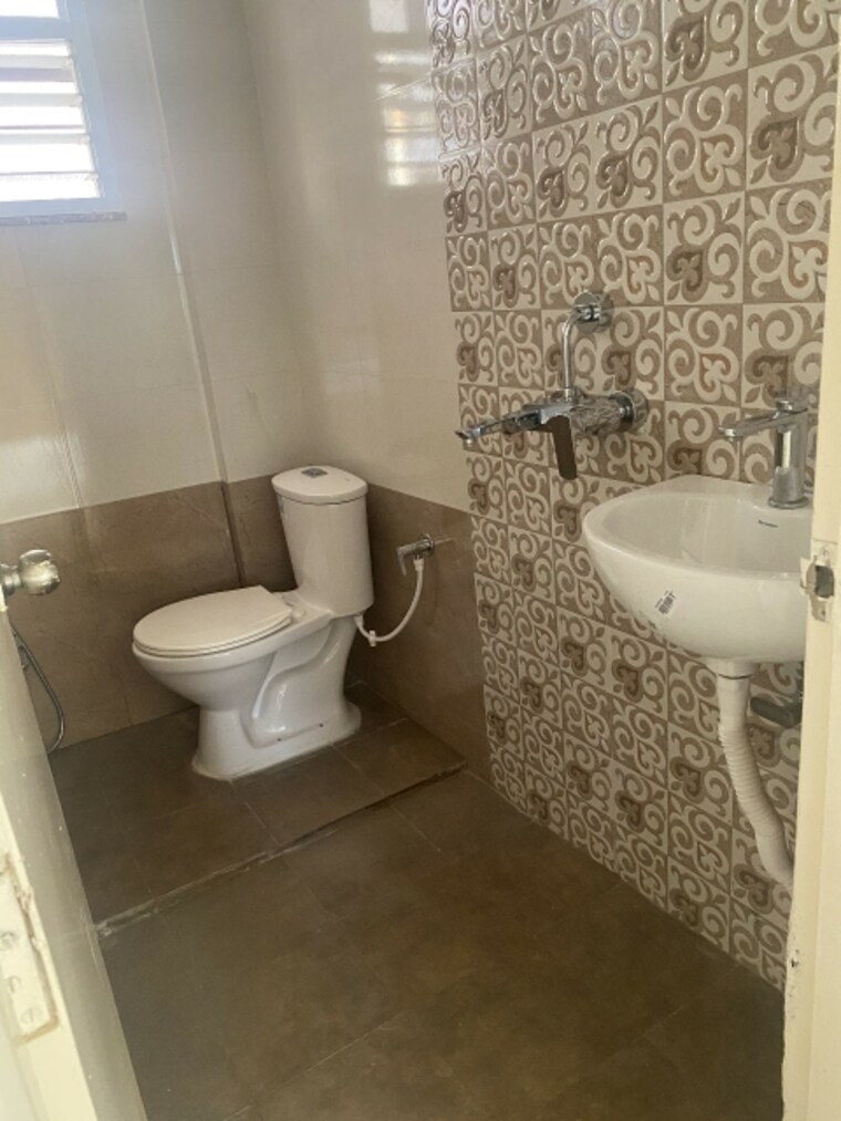 Bathroom, doranda 3 Bedroom 1100 Sq.Ft. Apartment In Doranda Ranchi 9674151