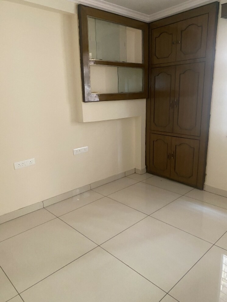 Room, doranda 3 Bedroom 1100 Sq.Ft. Apartment In Doranda Ranchi 9674151