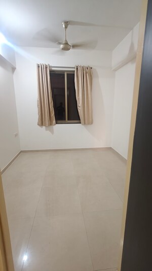 Room in 3 BHK Apartment at Neelkanth Palms, Kapur Bawdi – for Rent