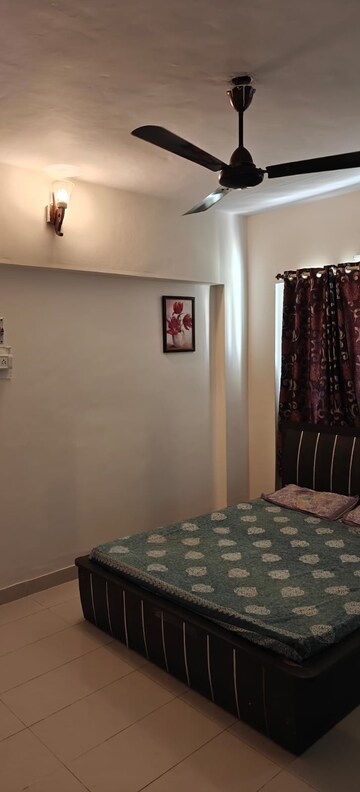 Bedroom in 3 BHK Apartment at Kamala Ashish Tower, Kandivali West – for Rent
