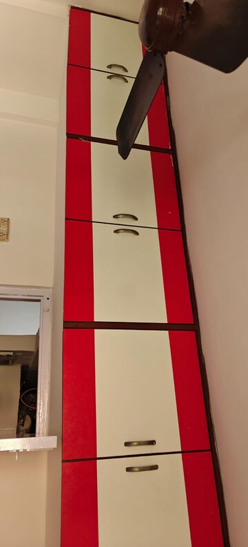 Furnished Amenities in 3 BHK Apartment at Kamala Ashish Tower, Kandivali West – for Rent