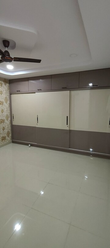 Furnished Amenities in 3 BHK Apartment at Narsingi – for Rent