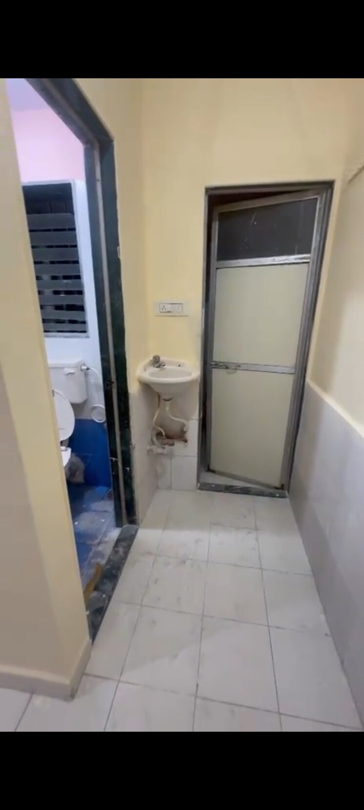 Bathroom, kanika-chs 1 Bedroom 450 Sq.Ft. Apartment In Andheri East Mumbai 9674186