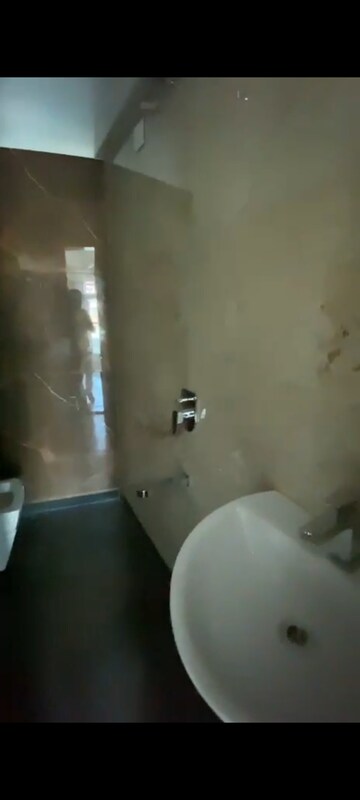 Furnished Amenities in 1 BHK Apartment at Kamlesh Apartment, Andheri East – for Rent