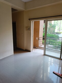 2 BHK Apartment For Sale in Mahagun Moderne