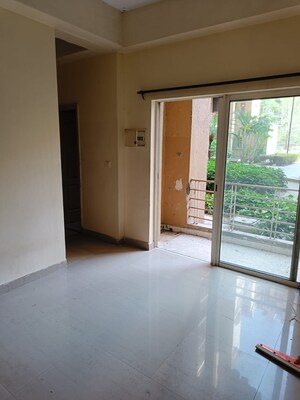 2 BHK Apartment For Sale in Mahagun Moderne, Sector 78