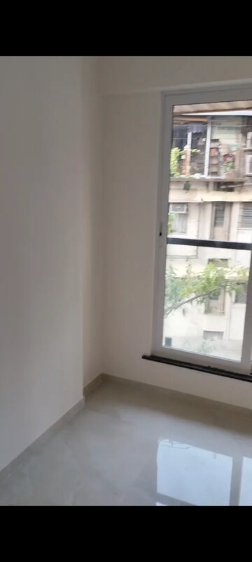 Room in 1 BHK Apartment at Kamlesh Apartment, Andheri East – for Rent