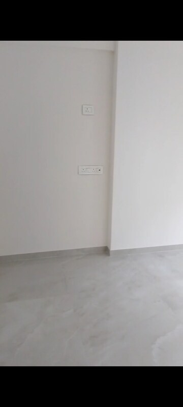 Room in 1 BHK Apartment at Kamlesh Apartment, Andheri East – for Rent