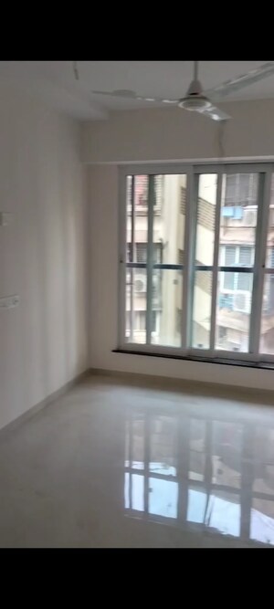 Room in 1 BHK Apartment at Kamlesh Apartment, Andheri East – for Rent