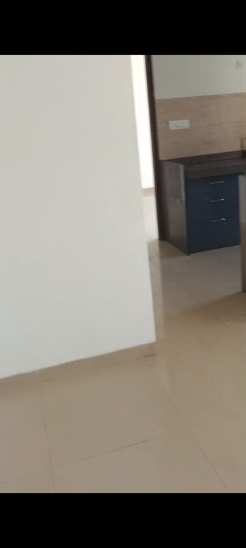 Room in 1 BHK Apartment at Starwing Katyayni Residency, Andheri East – for Rent