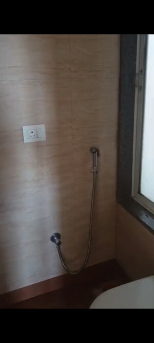 Room in 1 BHK Apartment at Starwing Katyayni Residency, Andheri East – for Rent