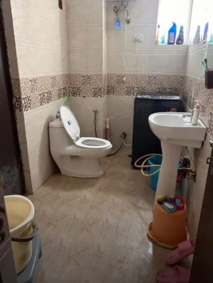 Bathroom, daliganj 3 Bedroom 1600 Sq.Ft. Apartment In Daliganj Lucknow 9674197