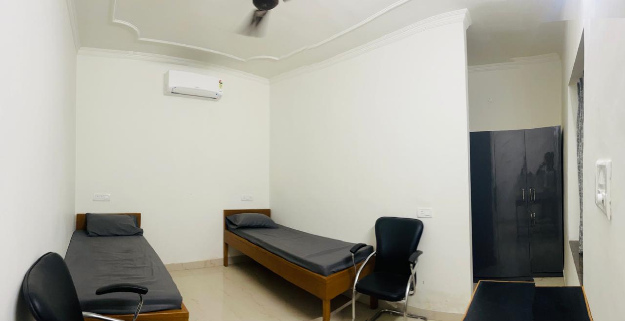 Pg For Rent in Sector 17