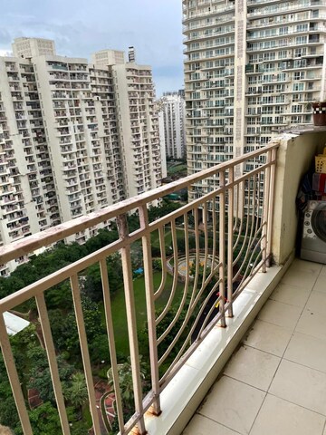 2.5 BHK Apartment For Sale in Mahagun Moderne, Sector 78
