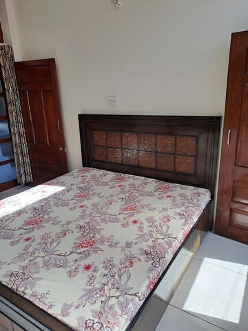 1 BHK Independent House For Rent in Sector 37