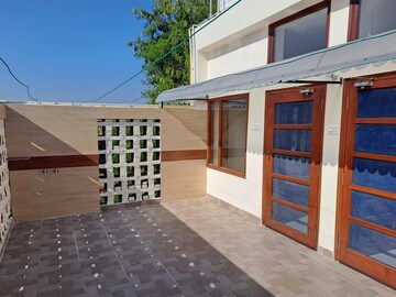 1 BHK Independent House – Exterior View View at Sector 37 - for Rent