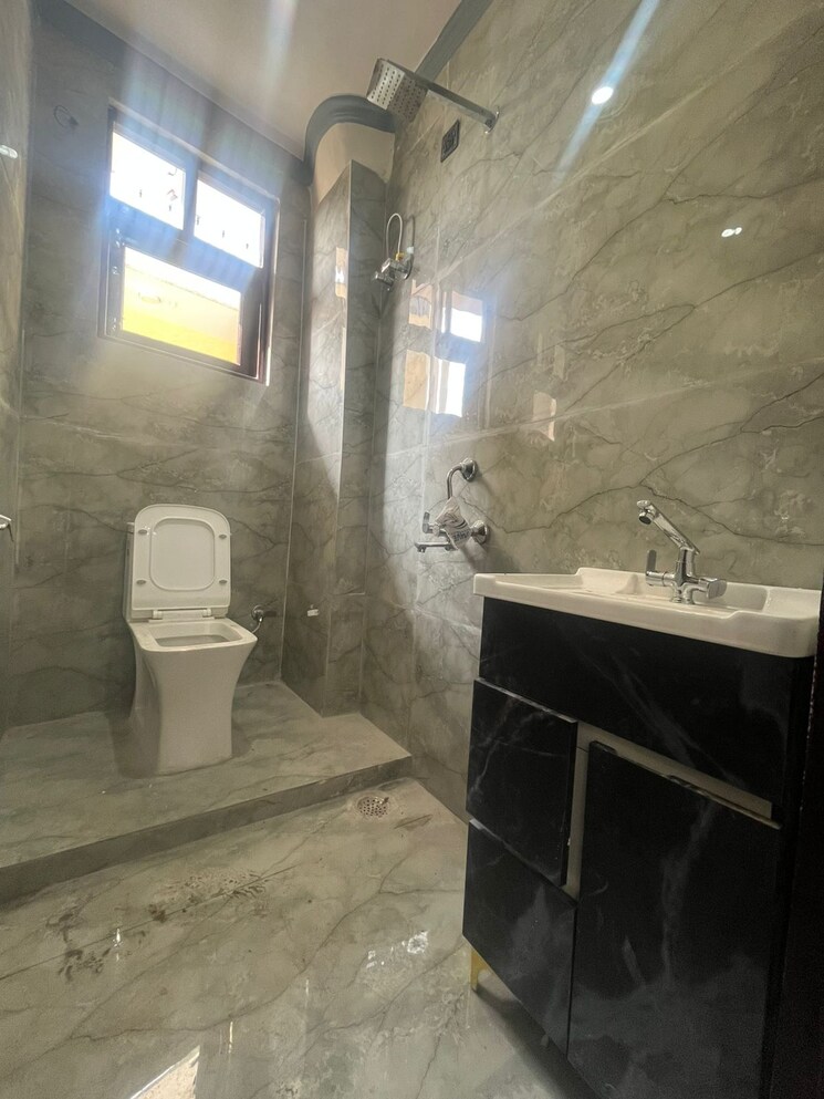 Bathroom, saket 1 RK 300 Sq.Ft. Builder Floor In Saket Delhi 9674226