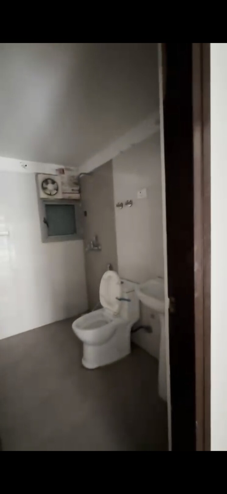 Bathroom, gulshan-bellina 2 Bedroom 1105 Sq.Ft. Apartment In Sector 16 Greater Noida Greater Noida 9674250