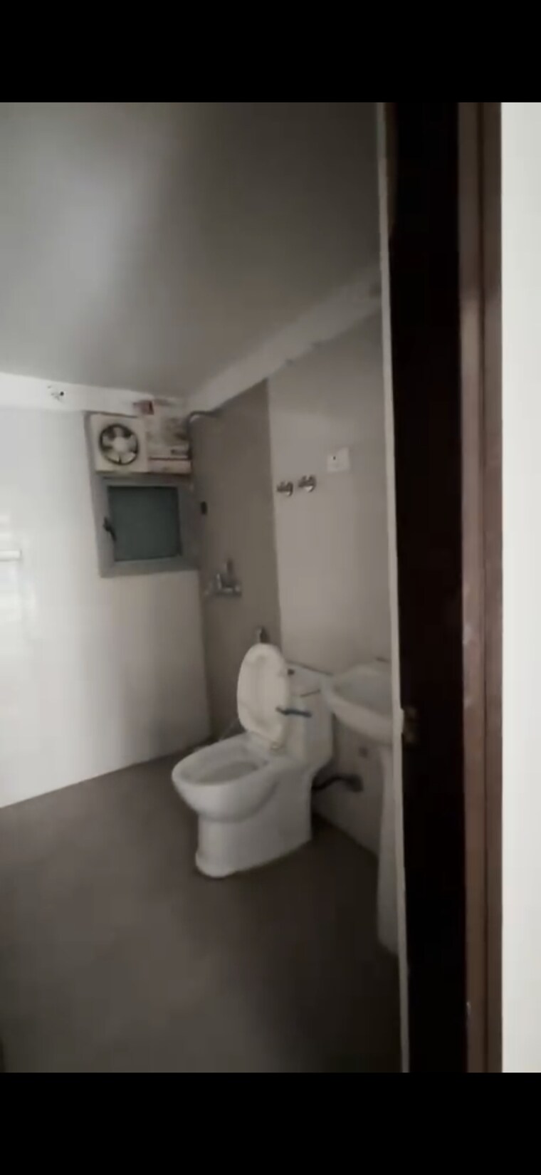 Bathroom, gulshan-bellina 2 Bedroom 1105 Sq.Ft. Apartment In Sector 16 Greater Noida Greater Noida 9674250