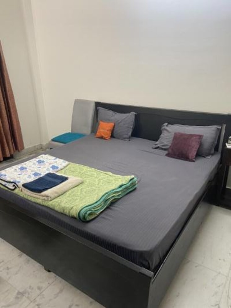 Bedroom, amrapali-crystal-homes 3 Bedroom 1375 Sq.Ft. Apartment In Sector 76 Noida 9674268