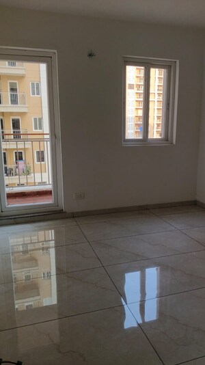 Room in 3 BHK Apartment at Omega Windsor Greens, Faizabad Road – for Rent