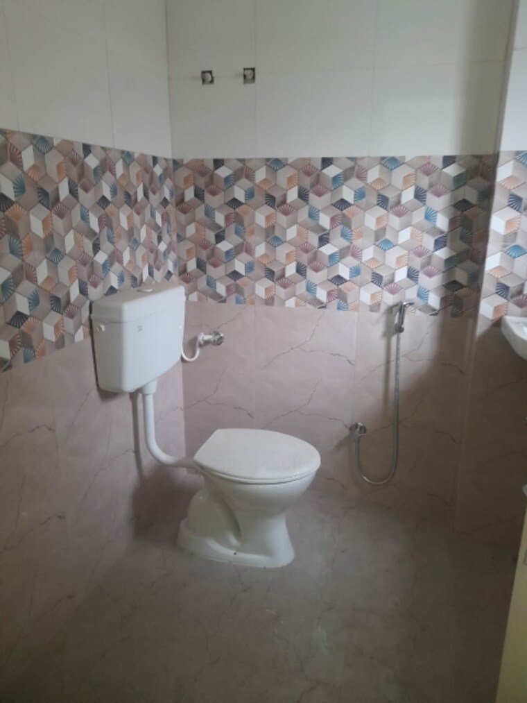 Bathroom, bariatu 3 Bedroom 1500 Sq.Ft. Apartment In Bariatu Ranchi 9674282