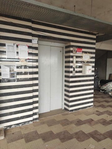 Lift in 3 BHK Apartment at Pundag – for Sale