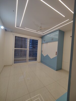 Room in 3 BHK Apartment at Prestige Beverly Hills, Kokapet – for Rent