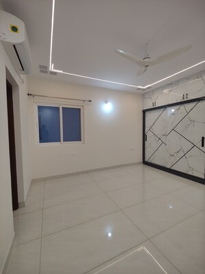 Room in 3 BHK Apartment at Prestige Beverly Hills, Kokapet – for Rent