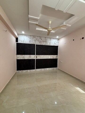 Room in 2 BHK Apartment at North Villa Kondapur, Kondapur – for Rent