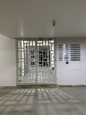 Room in 3 BHK Apartment at Aparna Residency Kondapur, Kondapur – for Rent