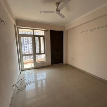Room in 3.5 BHK Apartment at Supertech Ecociti, Sector 137 – for Sale