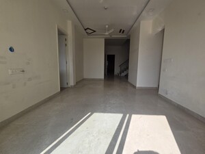 Room in 3 BHK Apartment at Indiabulls Sky Forest, Lower Parel – for Rent