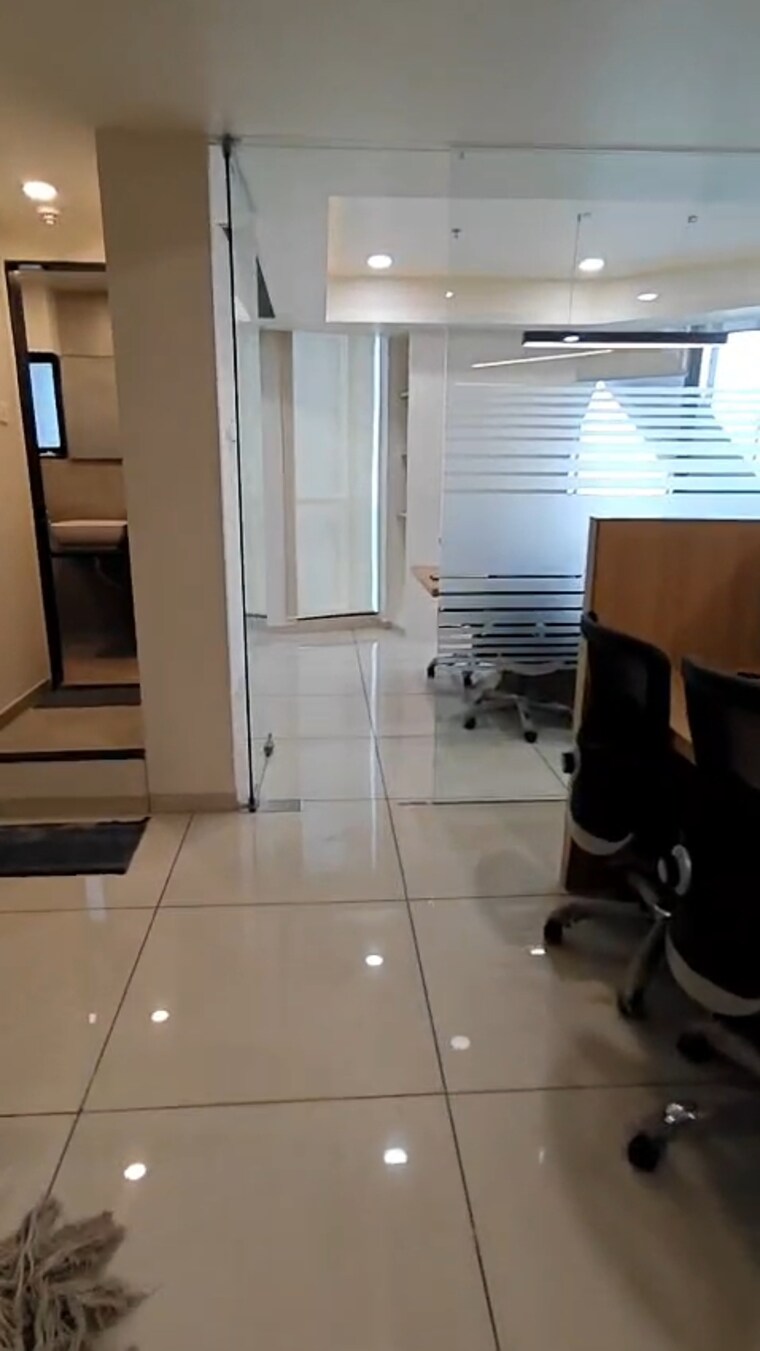 Team Area, chandak-chambers Commercial Office Space 800 Sq.Ft. In Andheri East Mumbai 9674346