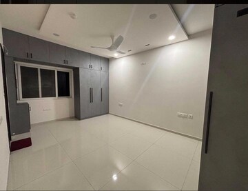 Room in 2 BHK Apartment at Rajapushpa Provincia, Narsingi – for Rent