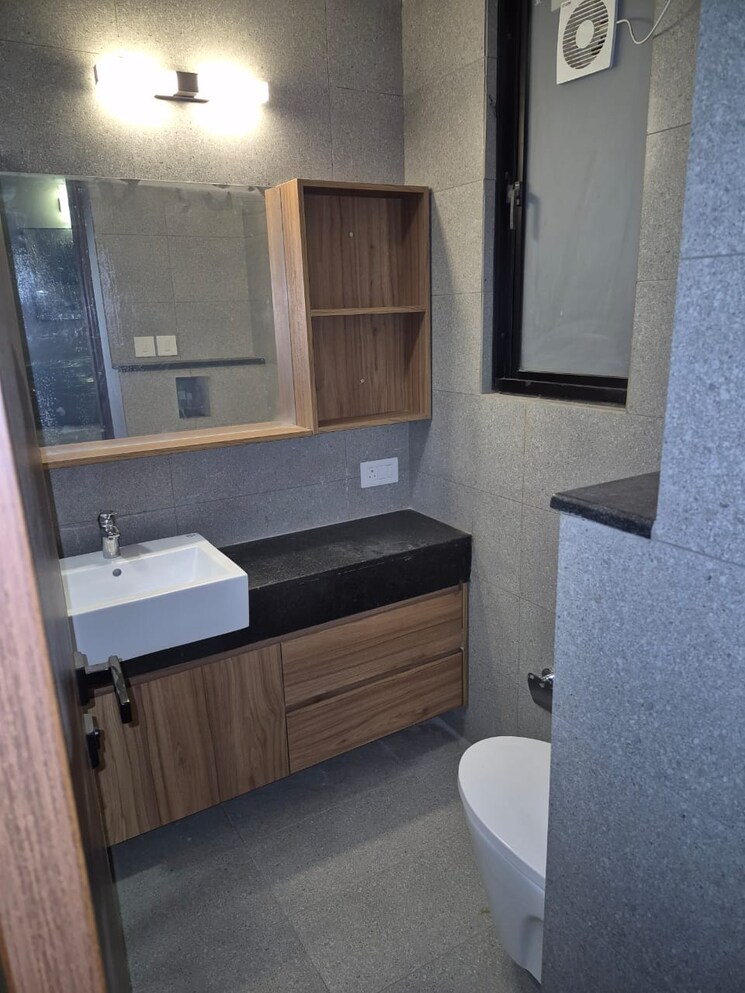 Kitchen, dlf-city-phase-iv 4 Bedroom 400 Sq.Ft. Builder Floor In Dlf Phase iv Gurgaon 9674374