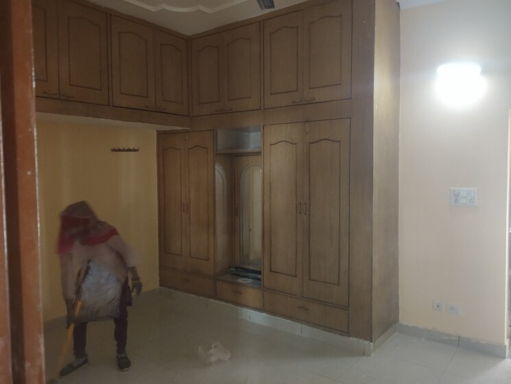 Room, sector 21c 2 Bedroom 150 Sq.Yd. Independent House In Sector 21c Faridabad 9674381