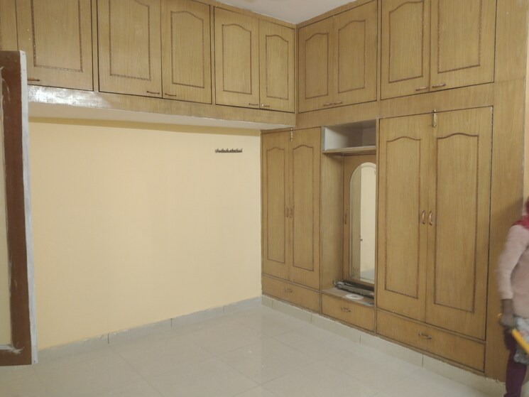 Room, sector 21c 2 Bedroom 150 Sq.Yd. Independent House In Sector 21c Faridabad 9674381