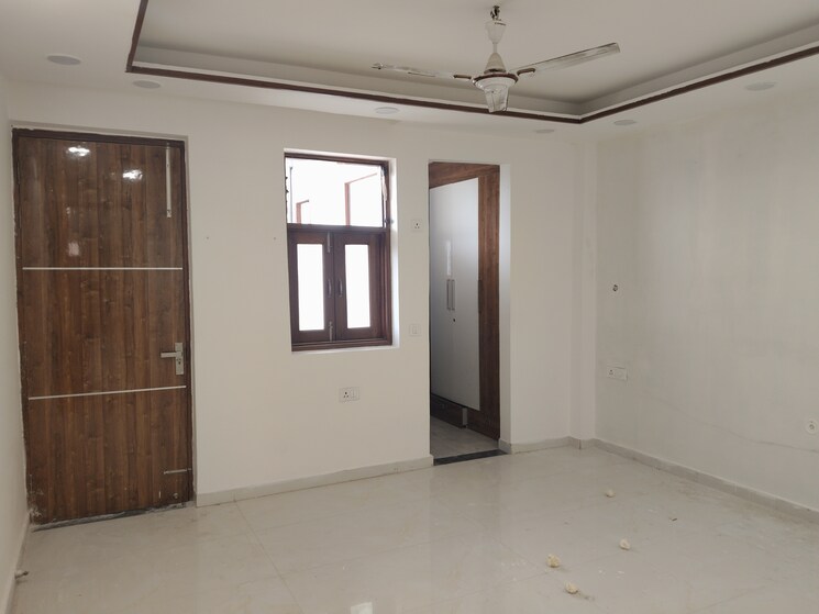 Room, sector 45 3 Bedroom 250 Sq.Ft. Builder Floor In Sector 45 Faridabad 9674388