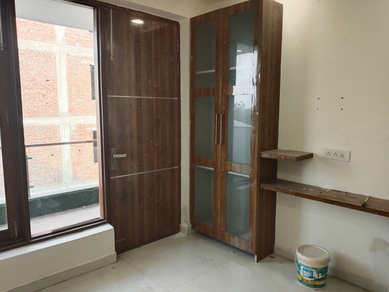 Room, sector 45 3 Bedroom 250 Sq.Ft. Builder Floor In Sector 45 Faridabad 9674388