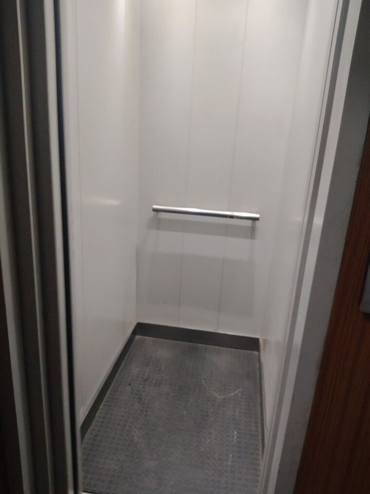 Bathroom, sector 45 3 Bedroom 250 Sq.Ft. Builder Floor In Sector 45 Faridabad 9674388