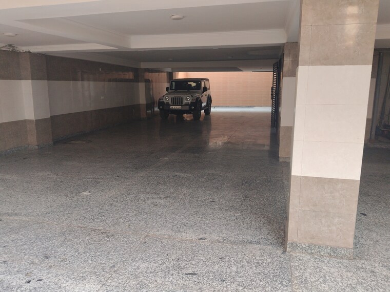  Parking, sector 45 3 Bedroom 250 Sq.Ft. Builder Floor In Sector 45 Faridabad 9674388