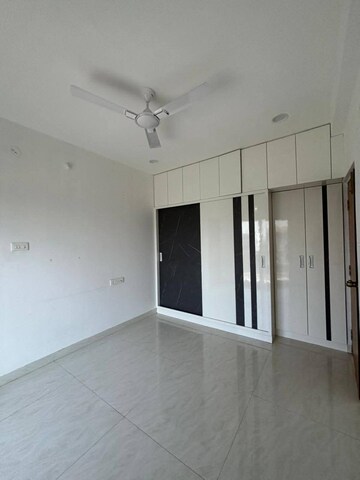 Room in 3 BHK Apartment at Kondapur – for Rent